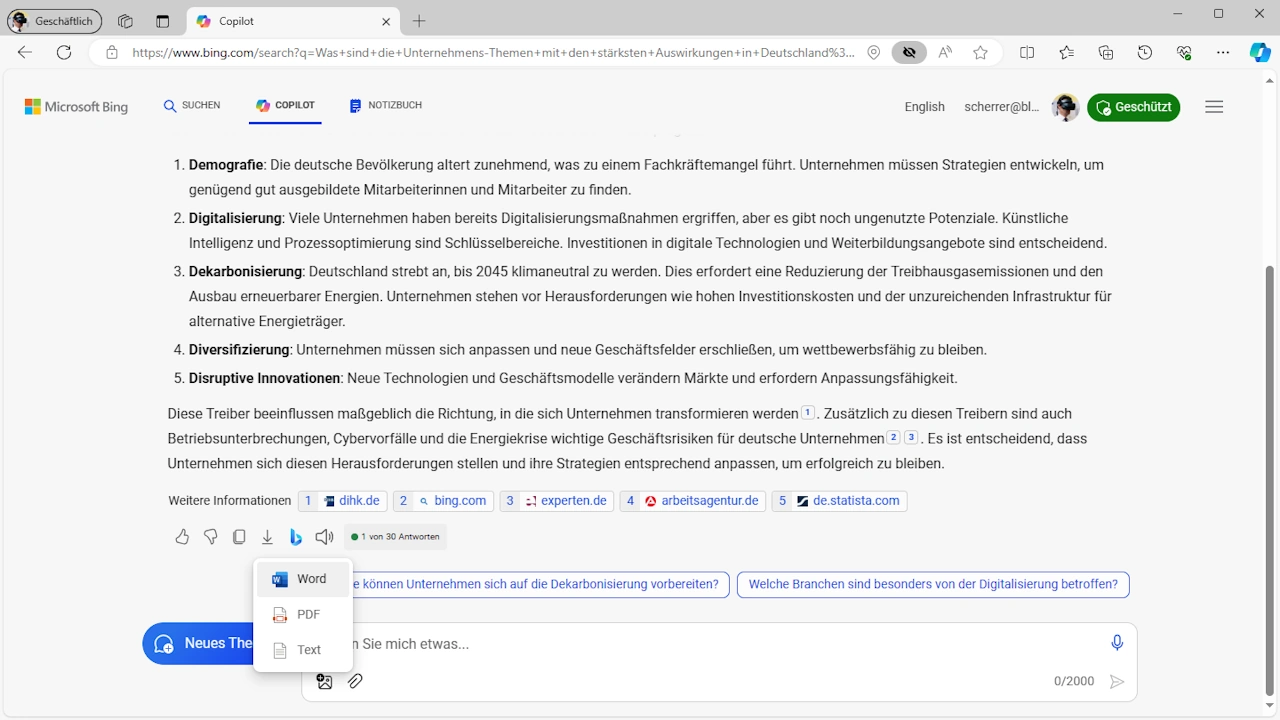 Abbildung zeigt einen Chatverlauf rechts am Rand zu einer SharePoint-Liste mit drei beispielhaften Erwartungen dreier interessierter Parteien zum Qualitätsmanagementsystem im Kanal der Geschäftsleitung in Microsofts Teams-Software