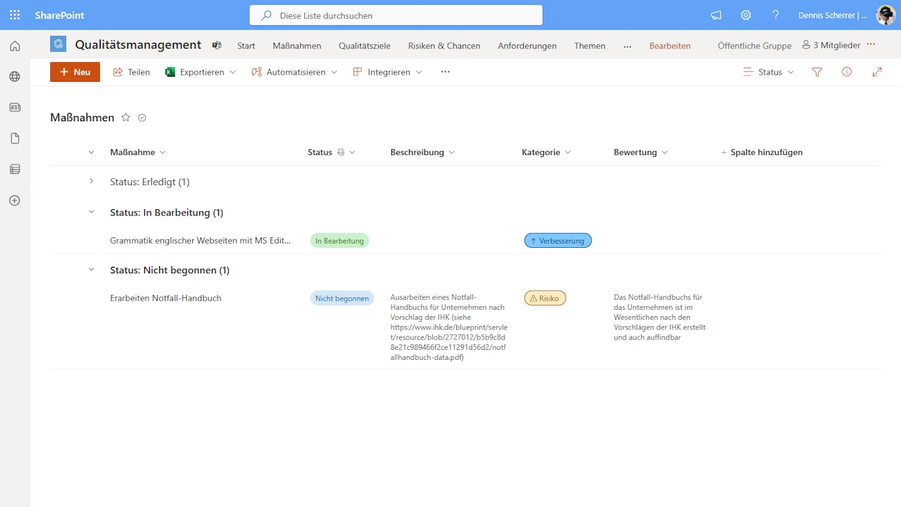 Bildschirmfoto des SharePoint Online-Dienst von Microsoft im Web-Browser mit einer Liste beispielhafter Maßnahmen für Qualitätsmanagement, jeweils zusammengefasst nach Status Erledigt, In Bearbeitung oder Nicht begonnen